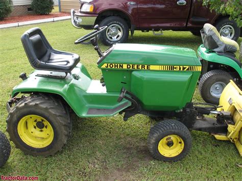 John Deere 317 tractor: full specifications and information